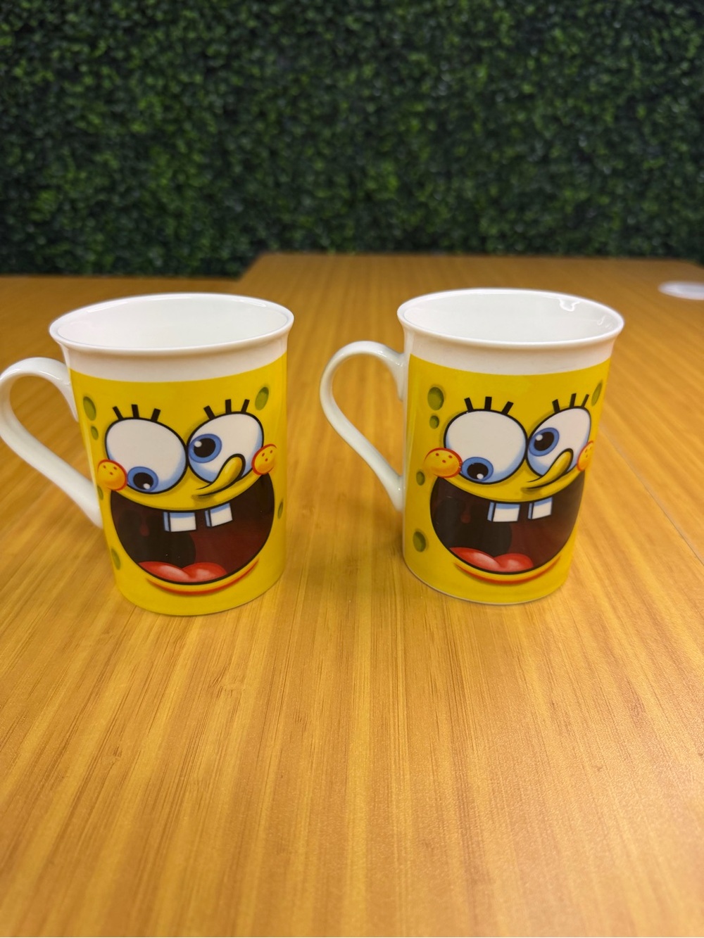 Pair of SpongeBob SquarePants Coffee Mugs Viacom Frankford Candy 2012 Lot of 2